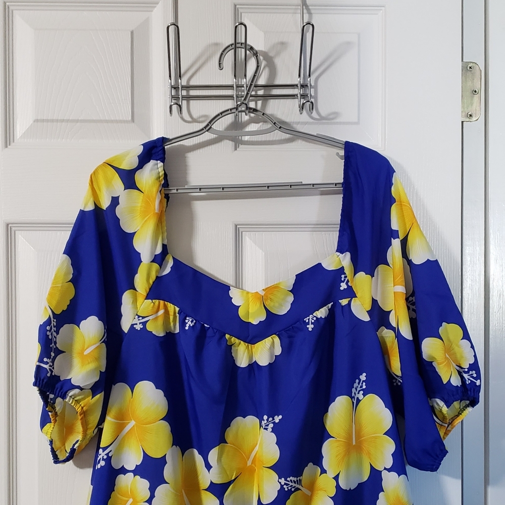 Women's Hilo Hatties Hawaiian Muumuu View 2